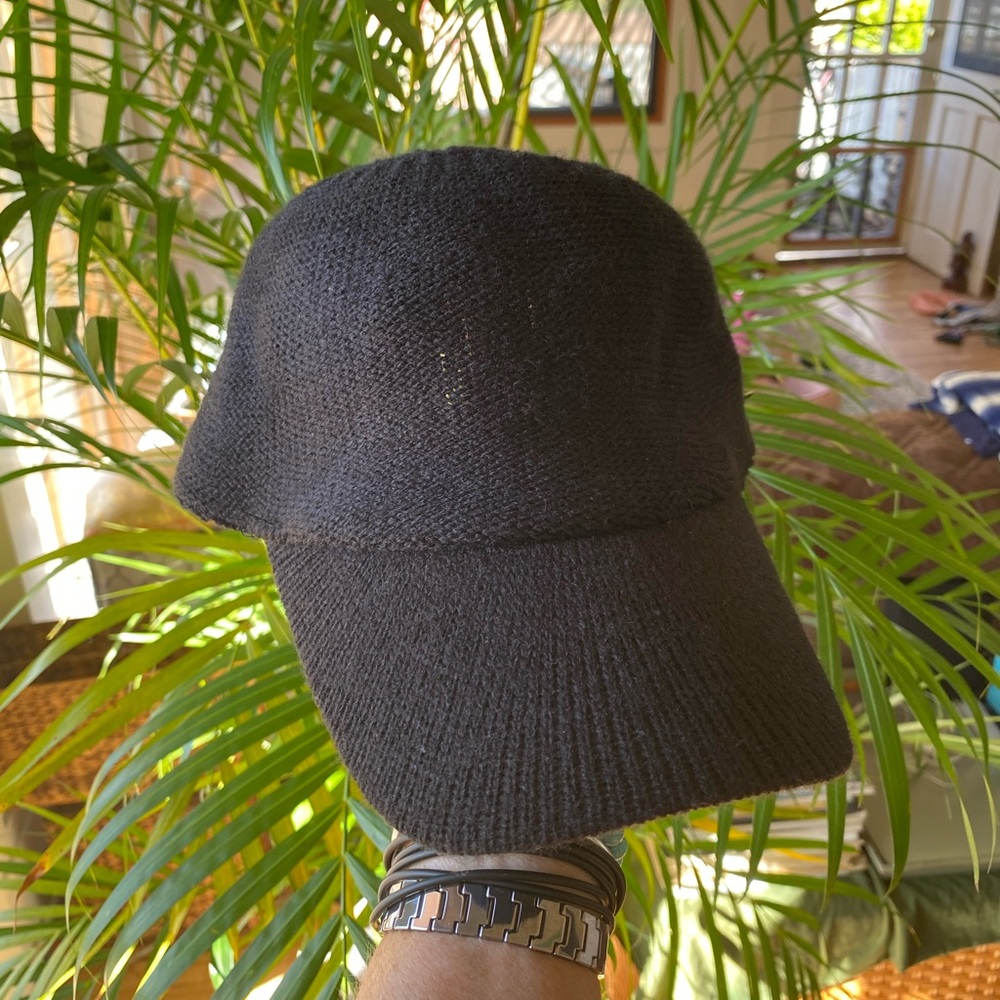 Black sweater baseball hat